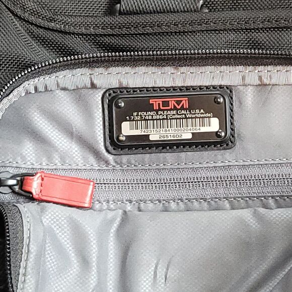 Tumi Alpha 2 T-Pass Medium Screen Laptop Briefcase Bag VGUC 26516D2 Initials - Picture 10 of 11